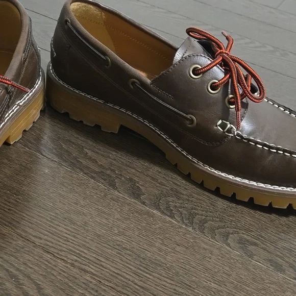 Shoes - Picture 2 of 7